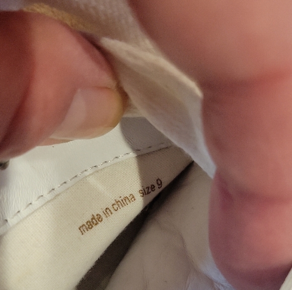 WOMENS - Picture 3 of 7